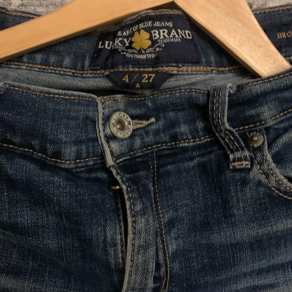 Lucky Brand  Low rise Blue Women's Jeans  size 4. Blue Denim